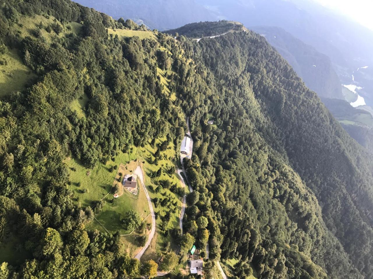 Eco Chalet Astramontana Tolmin Exteriör bild